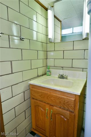 2909 Beal Street NW, Warren, OH 44485