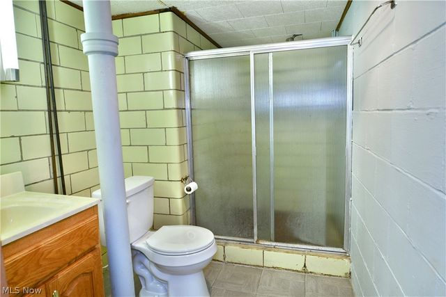 2909 Beal Street NW, Warren, OH 44485