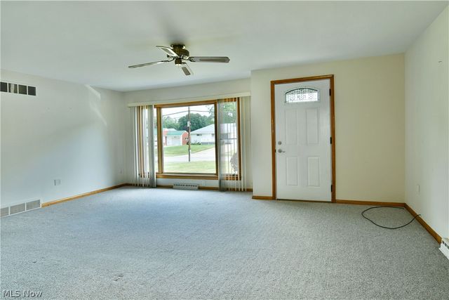 2909 Beal Street NW, Warren, OH 44485