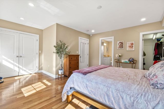 170 W 3rd St 1, Boston, MA 02127