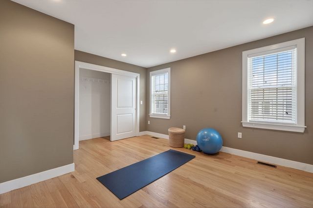 170 W 3rd St 1, Boston, MA 02127