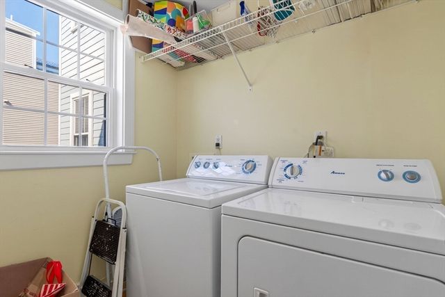 170 W 3rd St 1, Boston, MA 02127