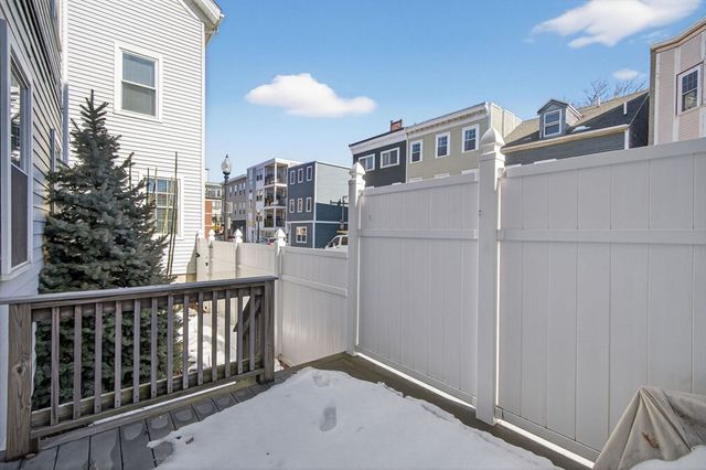 170 W 3rd St 1, Boston, MA 02127