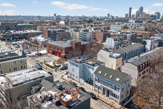 170 W 3rd St 1, Boston, MA 02127