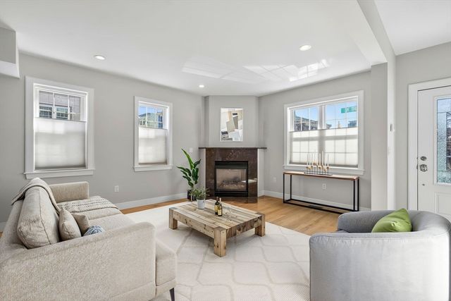 170 W 3rd St 1, Boston, MA 02127