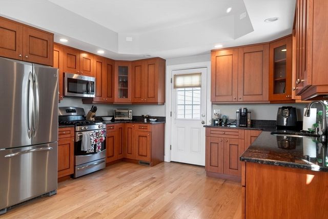 170 W 3rd St 1, Boston, MA 02127