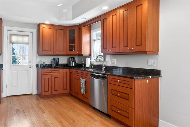 170 W 3rd St 1, Boston, MA 02127