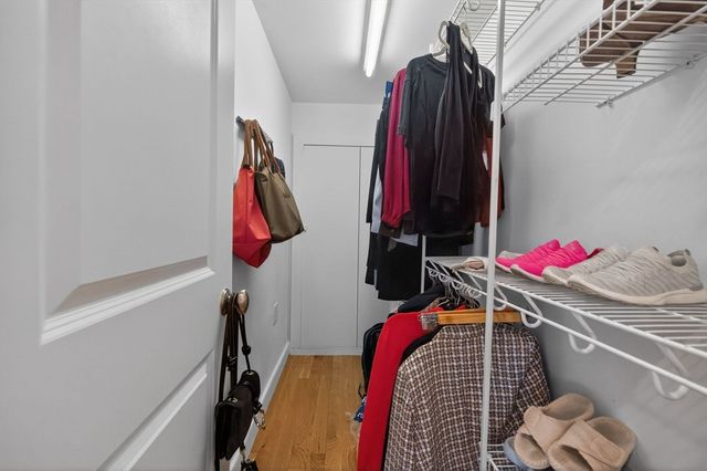 170 W 3rd St 1, Boston, MA 02127