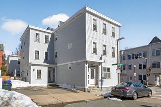 170 W 3rd St 1, Boston, MA 02127