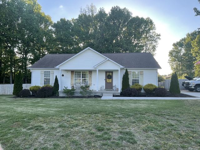 101 Michael Dr, Leoma, TN 38468