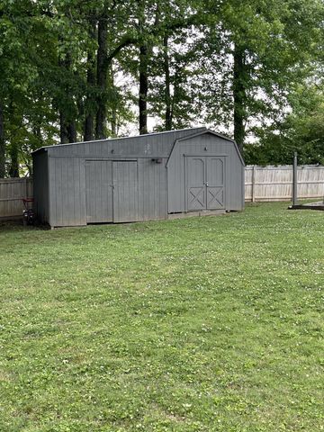 101 Michael Dr, Leoma, TN 38468