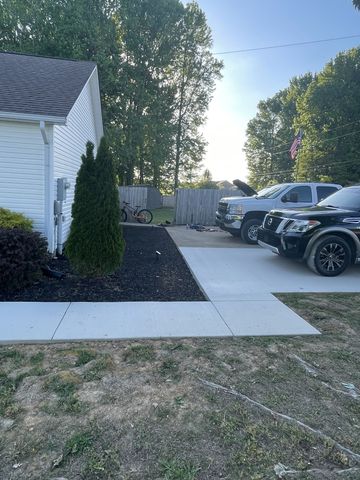 101 Michael Dr, Leoma, TN 38468