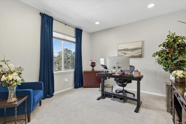 922 Turquesa Loop SE, Rio Rancho, NM 87124