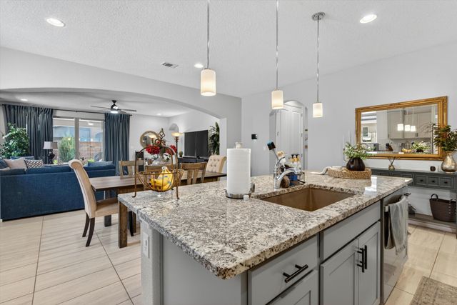 922 Turquesa Loop SE, Rio Rancho, NM 87124