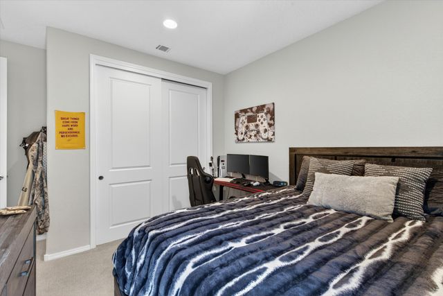 922 Turquesa Loop SE, Rio Rancho, NM 87124
