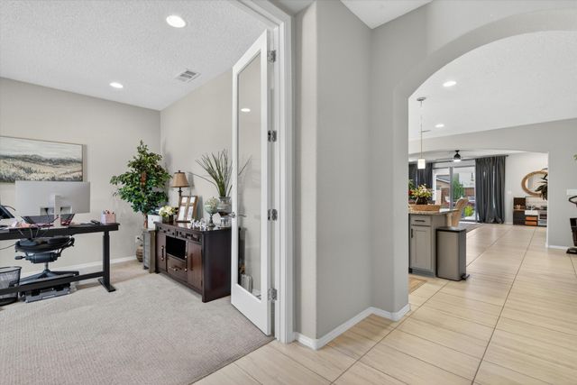 922 Turquesa Loop SE, Rio Rancho, NM 87124
