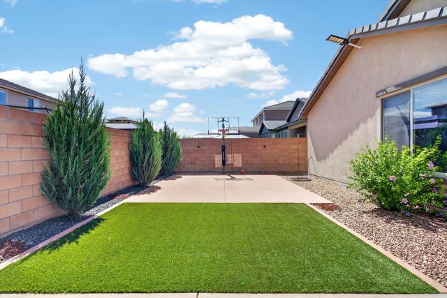 922 Turquesa Loop SE, Rio Rancho, NM 87124