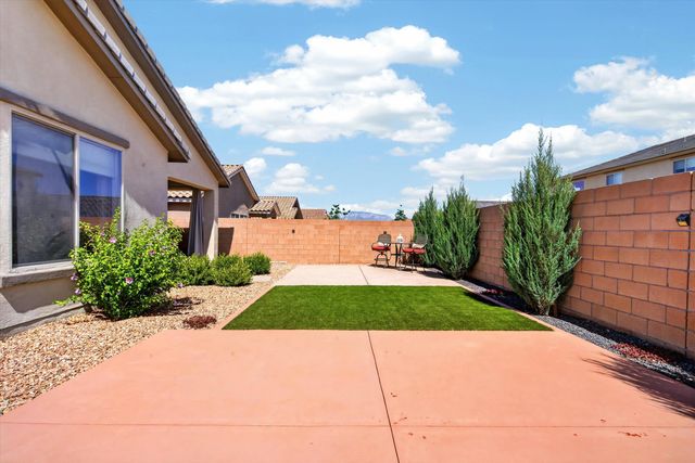 922 Turquesa Loop SE, Rio Rancho, NM 87124