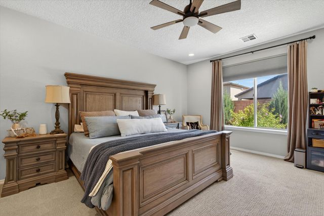 922 Turquesa Loop SE, Rio Rancho, NM 87124