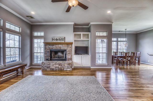 10822 N Korthauer, Bellville, TX 77418