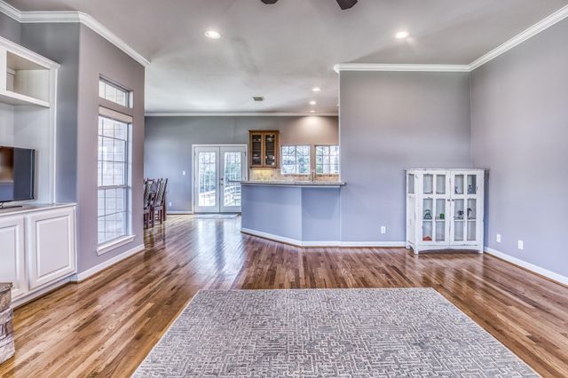 10822 N Korthauer, Bellville, TX 77418