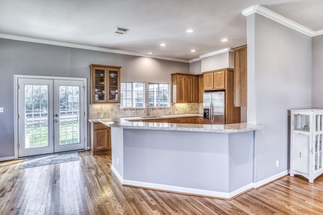 10822 N Korthauer, Bellville, TX 77418