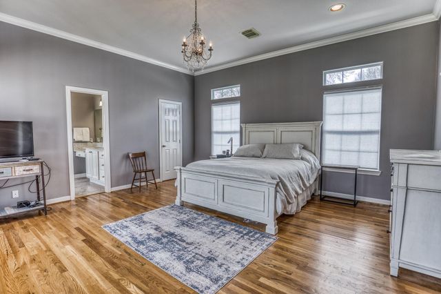 10822 N Korthauer, Bellville, TX 77418