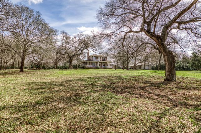10822 N Korthauer, Bellville, TX 77418