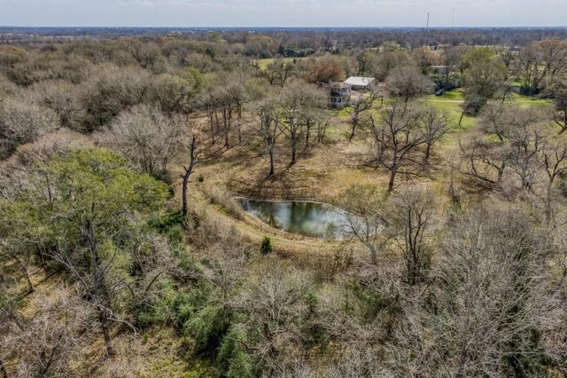 10822 N Korthauer, Bellville, TX 77418