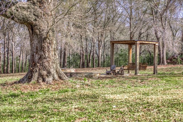 10822 N Korthauer, Bellville, TX 77418