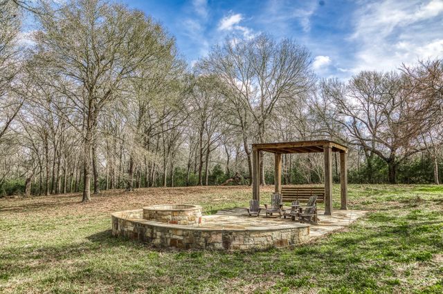 10822 N Korthauer, Bellville, TX 77418