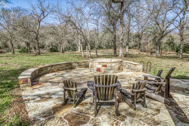 10822 N Korthauer, Bellville, TX 77418