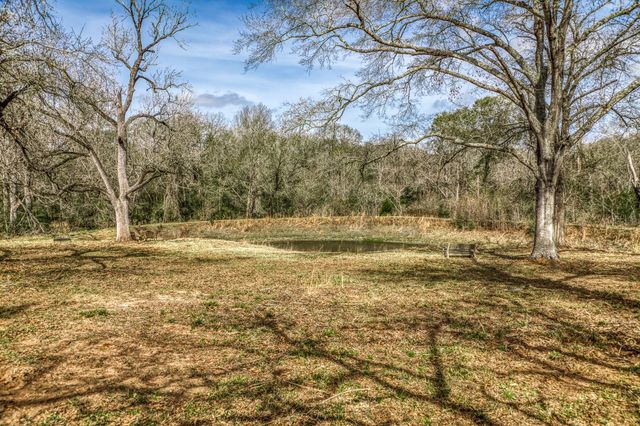 10822 N Korthauer, Bellville, TX 77418