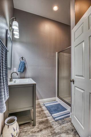 10822 N Korthauer, Bellville, TX 77418