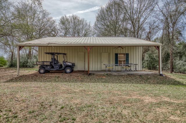 10822 N Korthauer, Bellville, TX 77418