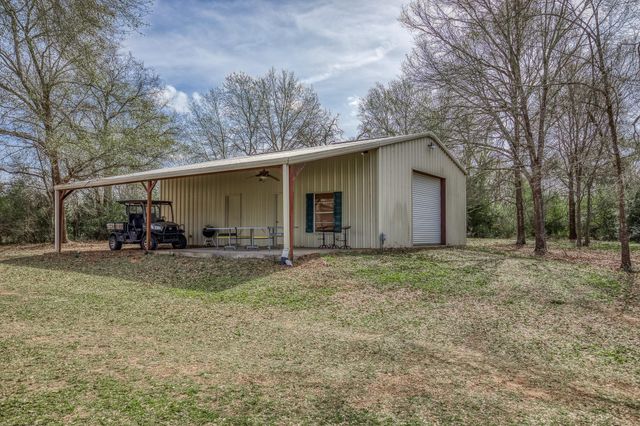 10822 N Korthauer, Bellville, TX 77418