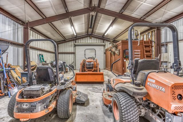 10822 N Korthauer, Bellville, TX 77418