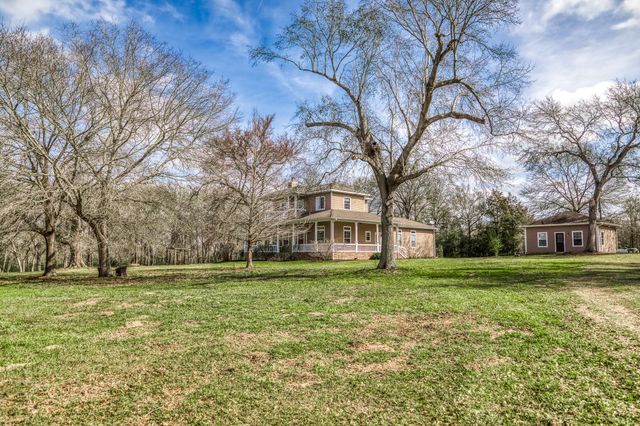 10822 N Korthauer, Bellville, TX 77418