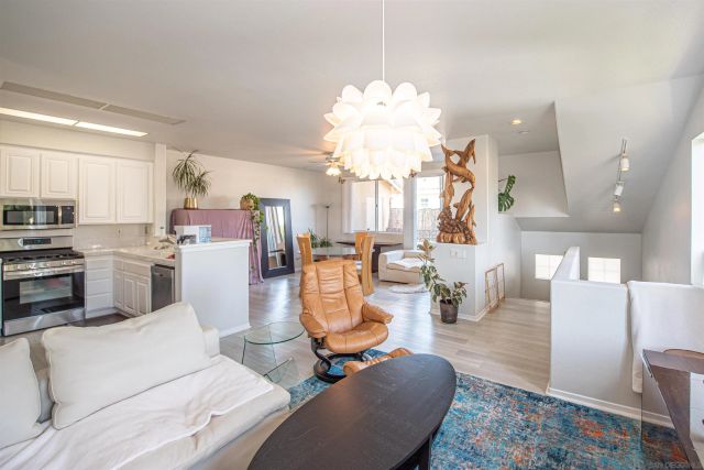 4175 Via Candidiz 21, San Diego, CA 92130