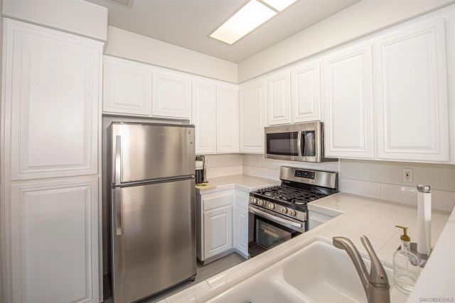 4175 Via Candidiz 21, San Diego, CA 92130