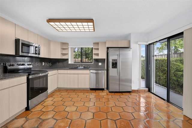 6328 SW 127th Pl, Miami, FL 33183