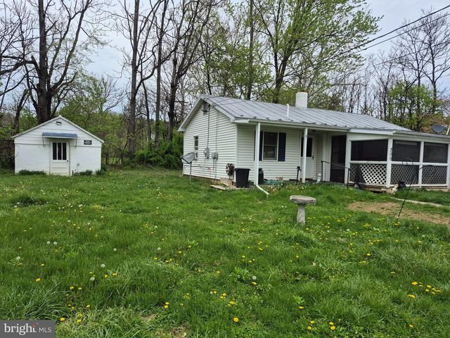200 MIDDLE LN, Gore, VA 22637