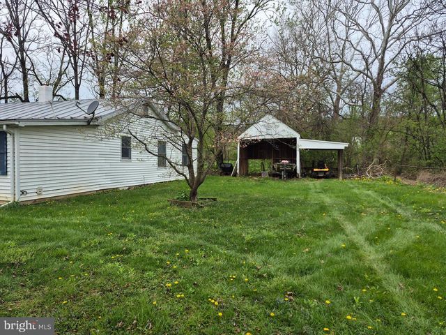 200 MIDDLE LN, Gore, VA 22637