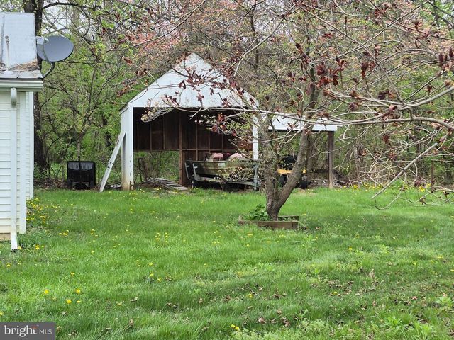 200 MIDDLE LN, Gore, VA 22637