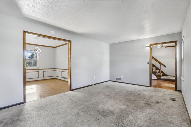 7898 Sarahurst Drive, Dublin, OH 43016