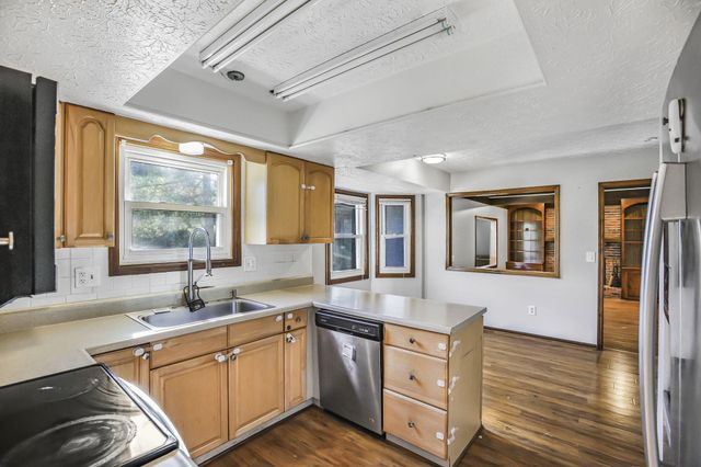 7898 Sarahurst Drive, Dublin, OH 43016