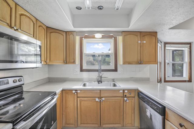 7898 Sarahurst Drive, Dublin, OH 43016