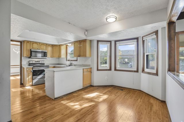 7898 Sarahurst Drive, Dublin, OH 43016