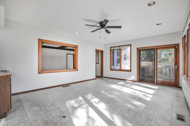 7898 Sarahurst Drive, Dublin, OH 43016