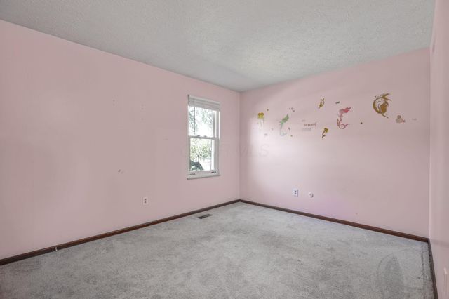 7898 Sarahurst Drive, Dublin, OH 43016